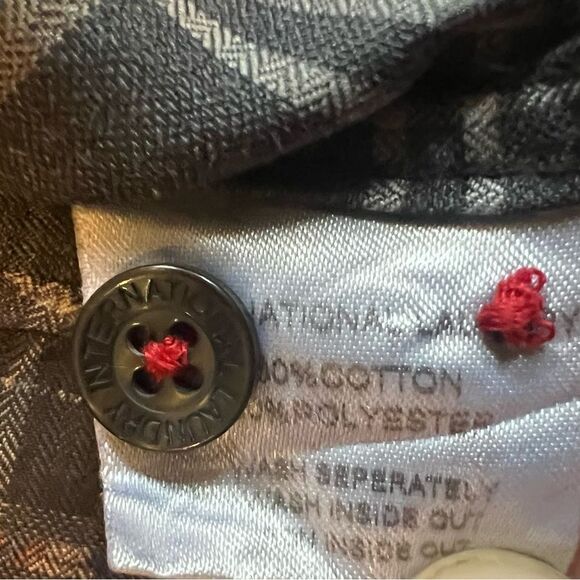 International Laundry Plaid Button Down Shirt Sz Medium Gray Non-Iron Relaxed - Picture 9 of 10